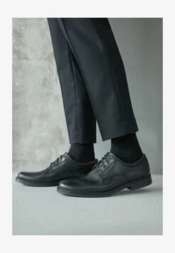 Pier One Verkäufe -Pier One Verkäufe 06017ce1b108467dacbb42f648eb58ff