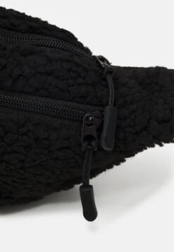 Pier One UNISEX - Gürteltasche - Black -Pier One Verkäufe 1359e1e4577d4f99aa4271e5fdf8ee11