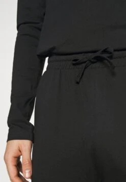 Pier One Nachtwäsche Set - Black -Pier One Verkäufe 842cc55e81224f6ca06ad94aae25d25c