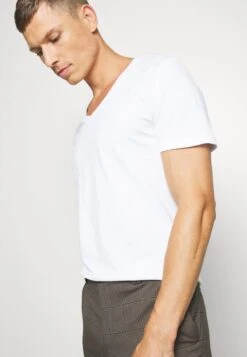 Pier One 2 PACK - T-Shirt Basic - White -Pier One Verkäufe 8a50f47374ab42e380a66ae8b1778f0e