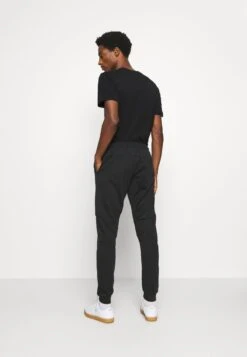 Pier One Jogginghose - Black -Pier One Verkäufe a1b709fa2c32431482f95b3eb7300192