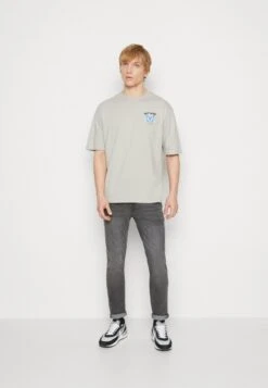 YOURTURN GET LOST TEE UNISEX - T-Shirt Print - Grey -Pier One Verkäufe c91cbb11f6624613b136c6df3a7c5d5c