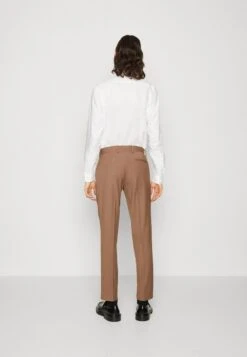 THE FASHION SUIT NOTCH POCKET SQUARE - Anzug - Chestnut -Pier One Verkäufe cd2ab30c46004cbf904c99effc37bfe1