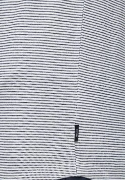 Indicode Jeans IDMORLER - T-Shirt Print - Off-white -Pier One Verkäufe e7ac48232b594e678964cb9ede5823b3