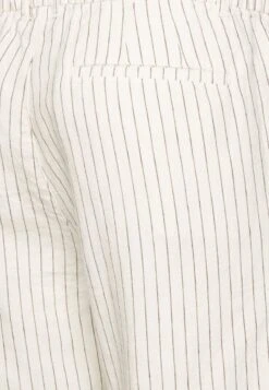 Pier One LINEN BLEND DRAWCORD SHORTS - Shorts - Off-white 10 Pier One LINEN BLEND DRAWCORD SHORTS - Shorts - Off-white -Pier One Verkäufe f49c7de0cfa048f4bc002dc26d1abcb2